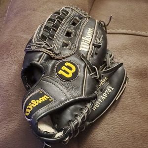 Wilson left handed baseball glove